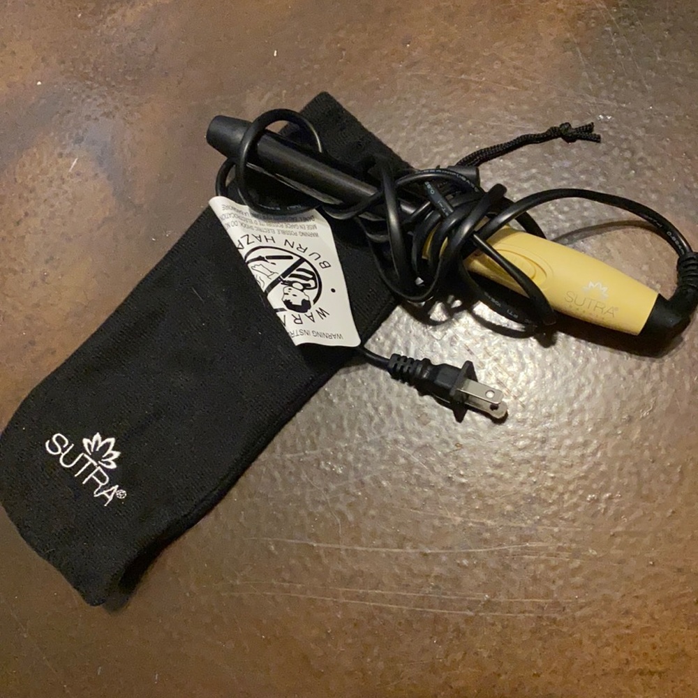 TRAVEL SIZE CURLING IRON